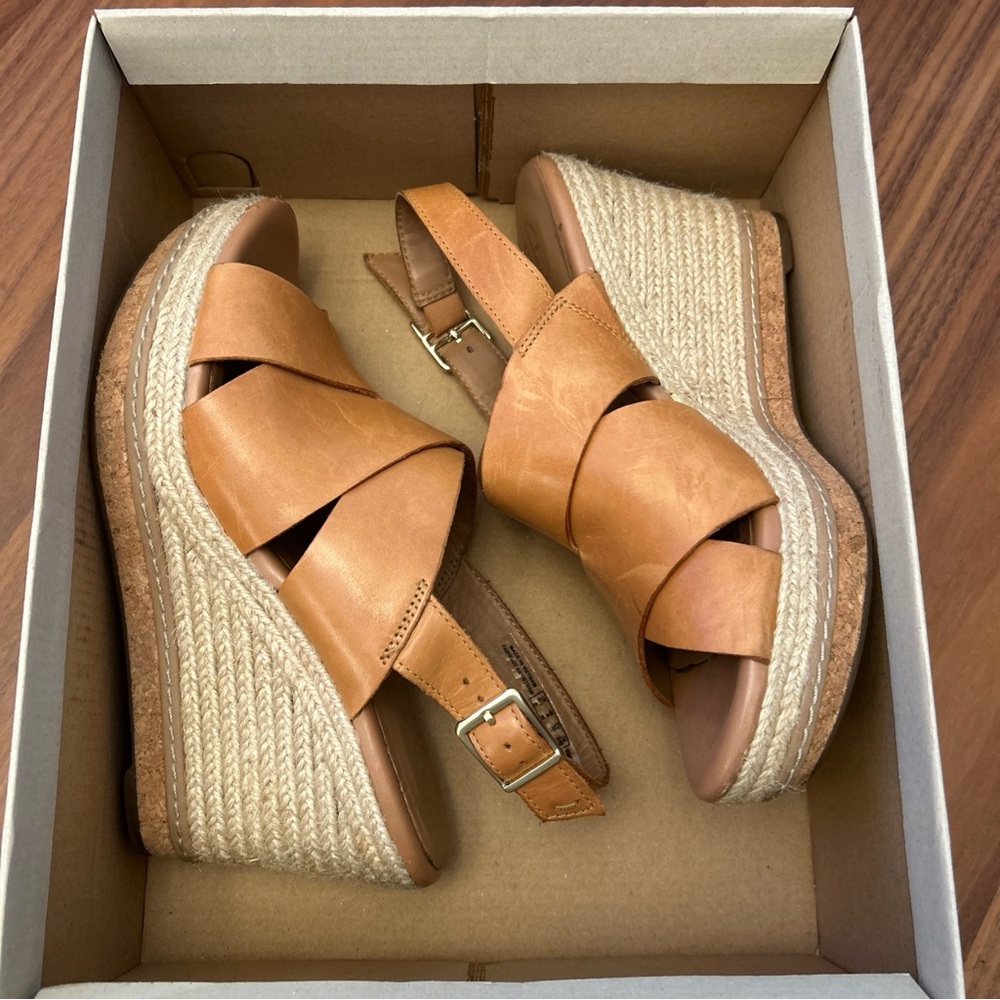 Clarks Amelia Dally Tan Leather Wedge Sandals size 8